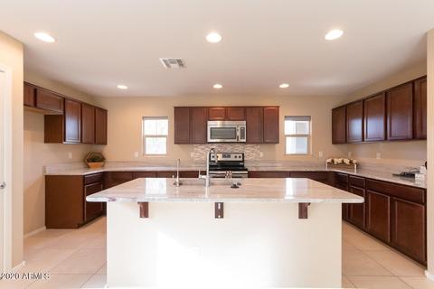 879 S Swallow Ln, Gilbert, AZ 85296 photo 5