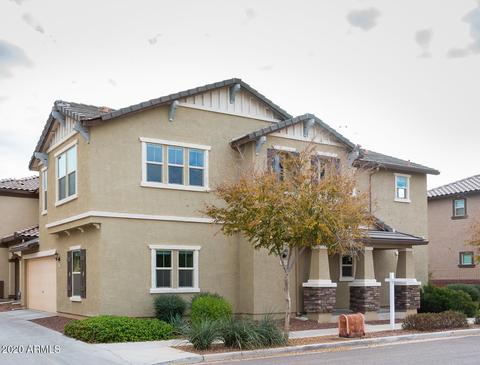 879 S Swallow Ln, Gilbert, AZ 85296 photo 2