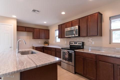 879 S Swallow Ln, Gilbert, AZ 85296 photo 7
