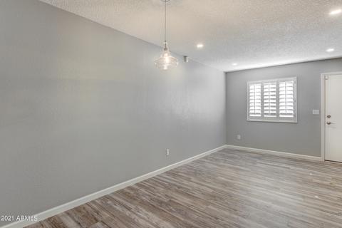 439 E Pecan Rd, Phoenix, AZ 85040 photo 11
