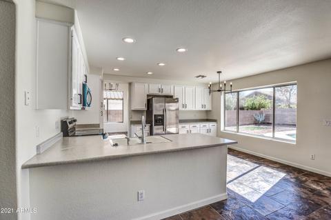4627 E Goldfinch Gate Ln, Phoenix, AZ 85044 photo 9