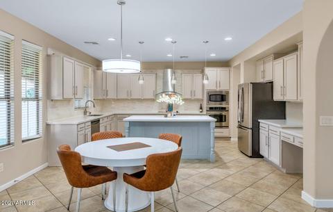 3976 E Robin Ln, Phoenix, AZ 85050 photo 6