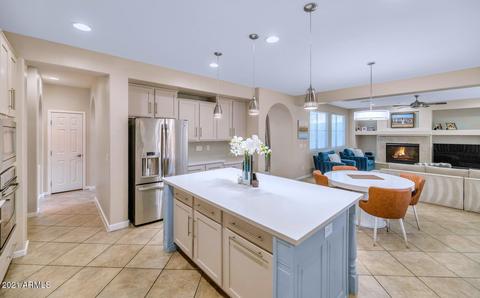 3976 E Robin Ln, Phoenix, AZ 85050 photo 7