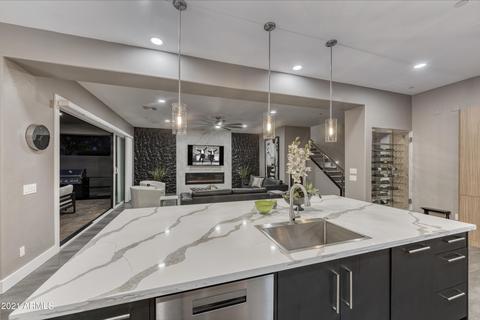 3707 E Crest Ln, Phoenix, AZ 85050 photo 11