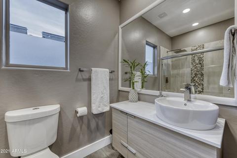 3707 E Crest Ln, Phoenix, AZ 85050 photo 33