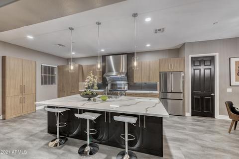 3707 E Crest Ln, Phoenix, AZ 85050 photo 13