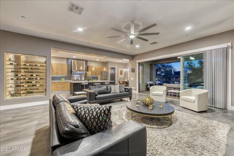 3707 E Crest Ln, Phoenix, AZ 85050 photo 9