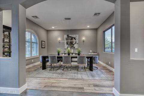 3707 E Crest Ln, Phoenix, AZ 85050 photo 4