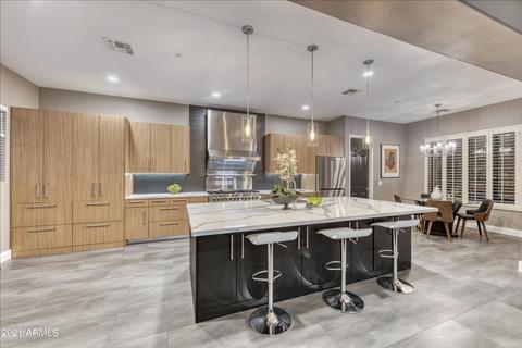 3707 E Crest Ln, Phoenix, AZ 85050 photo 14