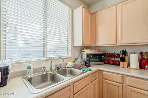 1016 S Hazel Ct, Gilbert, AZ 85296 photo 11