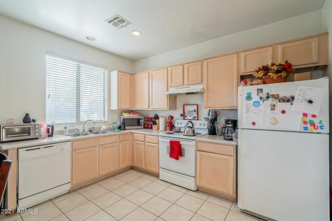 1016 S Hazel Ct, Gilbert, AZ 85296 photo 10