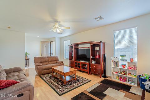 1016 S Hazel Ct, Gilbert, AZ 85296 photo 5