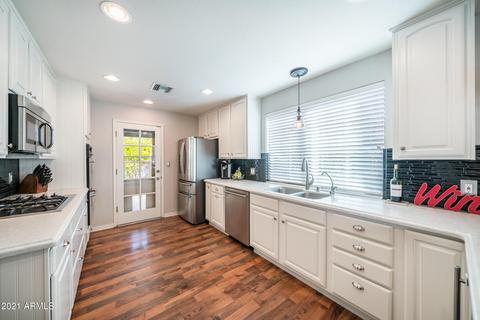 210 E Berridge Ln, Phoenix, AZ 85012 photo 11