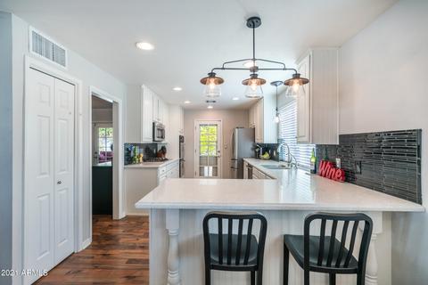 210 E Berridge Ln, Phoenix, AZ 85012 photo 12