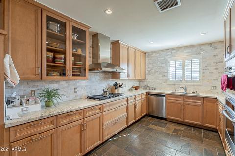 3512 E Highland Ave, Phoenix, AZ 85018 photo 8