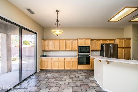 4302 E Williams Dr, Phoenix, AZ 85050 photo 7