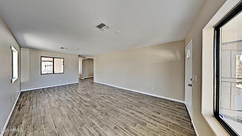 2705 E Corona Ave, Phoenix, AZ 85040 photo 2