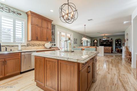 519 E Betsy Ln, Gilbert, AZ 85296 photo 32