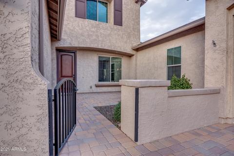 912 E Parkview Dr, Gilbert, AZ 85295 photo 4