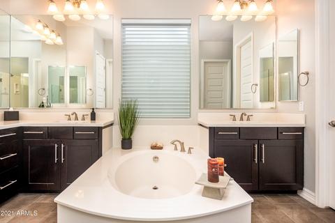 912 E Parkview Dr, Gilbert, AZ 85295 photo 14