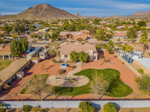 5621 W Soft Wind Dr, Glendale, AZ 85310 photo 2