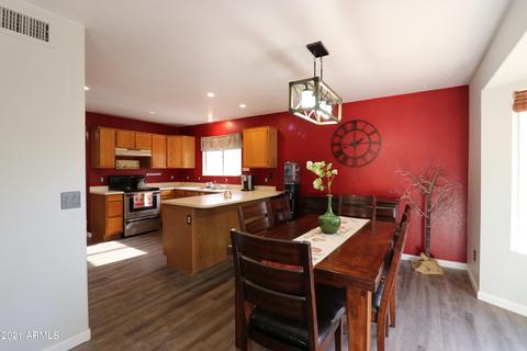 822 S Capistrano Dr, Gilbert, AZ 85233 photo 8