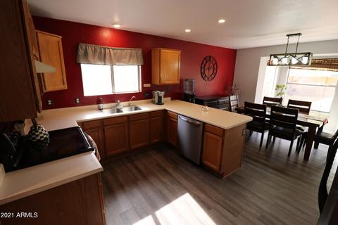 822 S Capistrano Dr, Gilbert, AZ 85233 photo 11