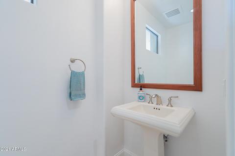 8 Biltmore Est #313, Phoenix, AZ 85016 photo 39