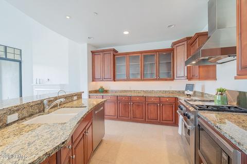 8 Biltmore Est #313, Phoenix, AZ 85016 photo 13
