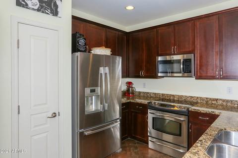 3887 E Sante Fe Ln, Gilbert, AZ 85297 photo 3