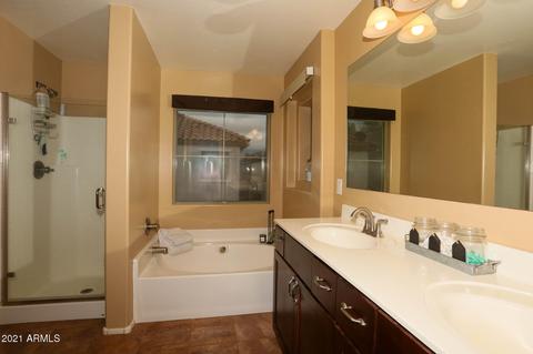 3887 E Sante Fe Ln, Gilbert, AZ 85297 photo 8