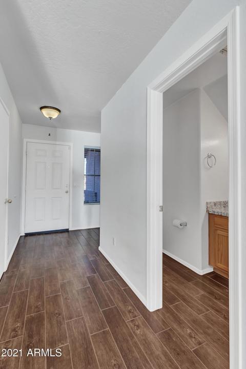 1605 E Beautiful Ln, Phoenix, AZ 85042 photo 2