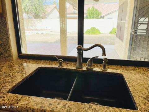 76 E Yvonne Ln, Tempe, AZ 85284 photo 4
