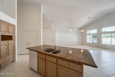 890 W Laredo Ave, Gilbert, AZ 85233 photo 13