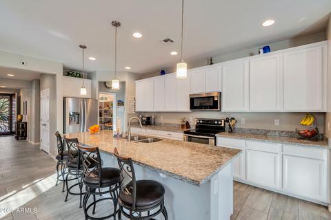 2311 E Branham Ln, Phoenix, AZ 85042 photo 3