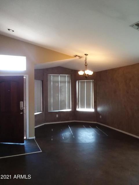 1306 E Michelle Dr, Phoenix, AZ 85022 photo 2