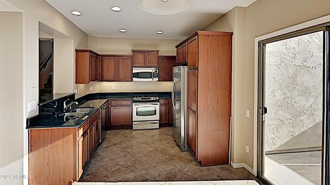 3961 E Melinda Dr, Phoenix, AZ 85050 photo 6