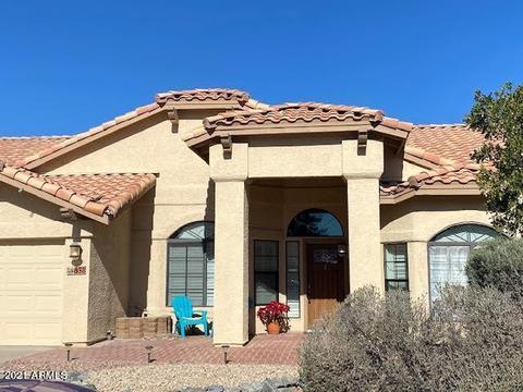 638 E Stonebridge Dr, Gilbert, AZ 85234 photo 1