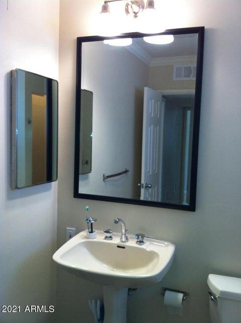 3242 E Camelback Rd #208, Phoenix, AZ 85018 photo 1