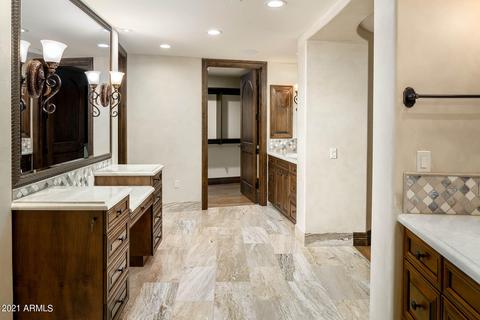 2402 Esplanade Ln #902, Phoenix, AZ 85016 photo 12