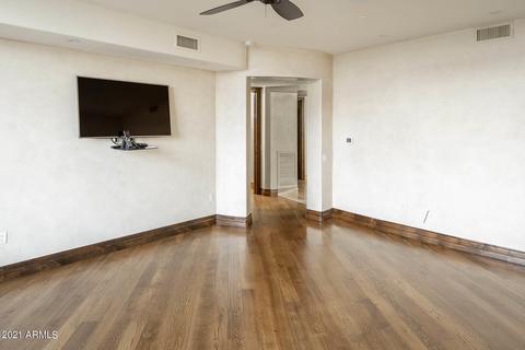 2402 Esplanade Ln #902, Phoenix, AZ 85016 photo 8