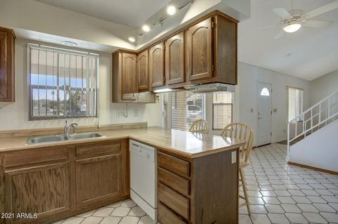 902 E Kerry Ln, Phoenix, AZ 85024 photo 8