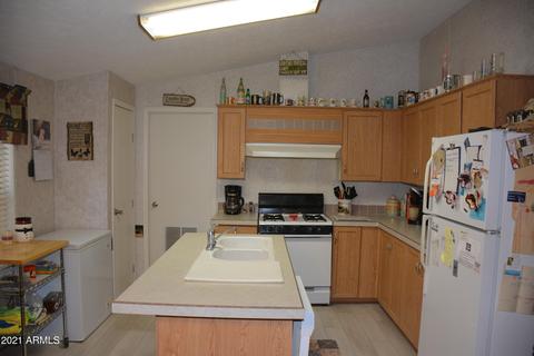 2141 S Woods Dr, Overgaard, AZ 85933 photo 2