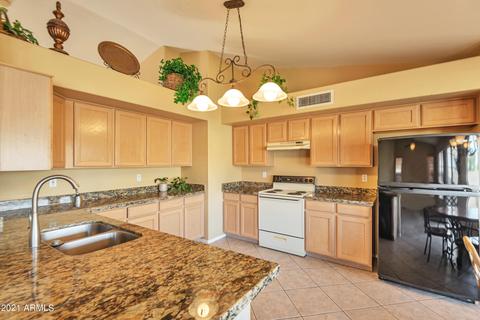 560 W Nopal Ave, Mesa, AZ 85210 photo 2