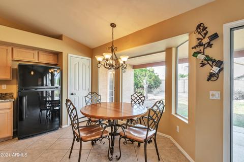 560 W Nopal Ave, Mesa, AZ 85210 photo 3