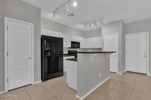 4386 E Selena Dr, Phoenix, AZ 85050 photo 10