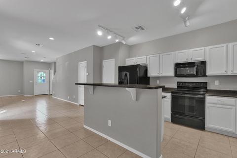 4386 E Selena Dr, Phoenix, AZ 85050 photo 8
