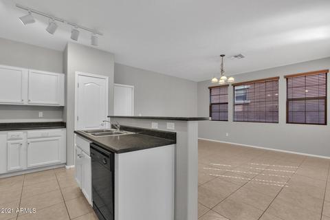 4386 E Selena Dr, Phoenix, AZ 85050 photo 9