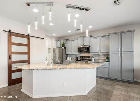 2858 E Sands Dr, Phoenix, AZ 85050 photo 2