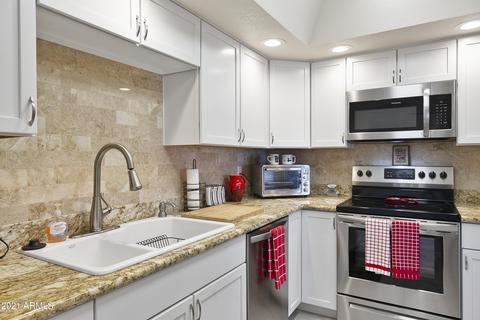 214 E Ruth Ave #209, Phoenix, AZ 85020 photo 10
